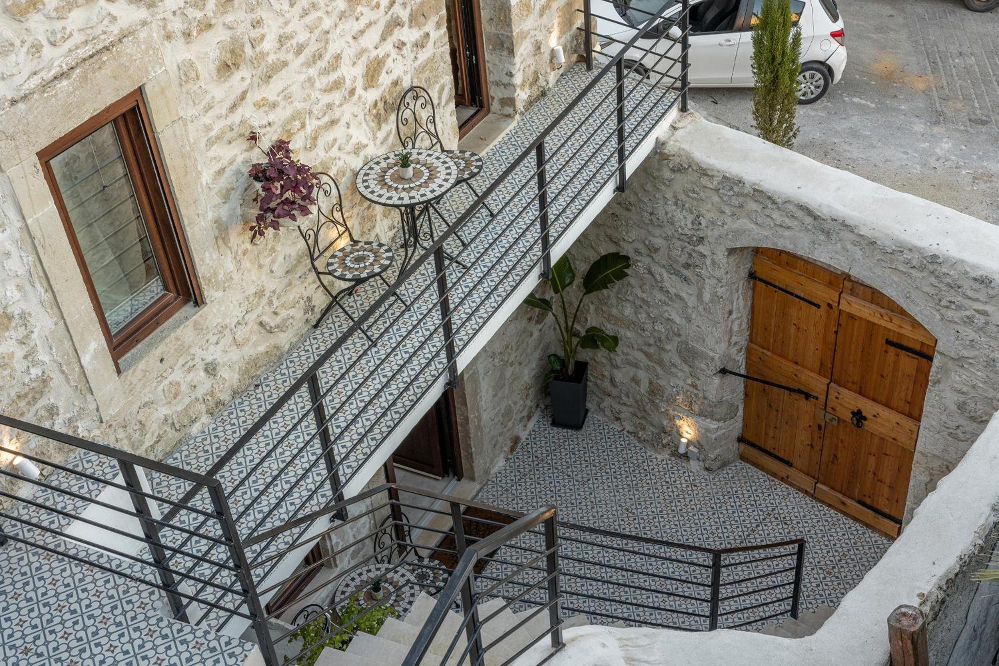 Athali Krousonas (Crete)